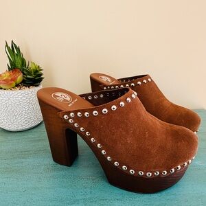 B2 Made in Italy Brown Suede Studded Platform Clogs Size 39